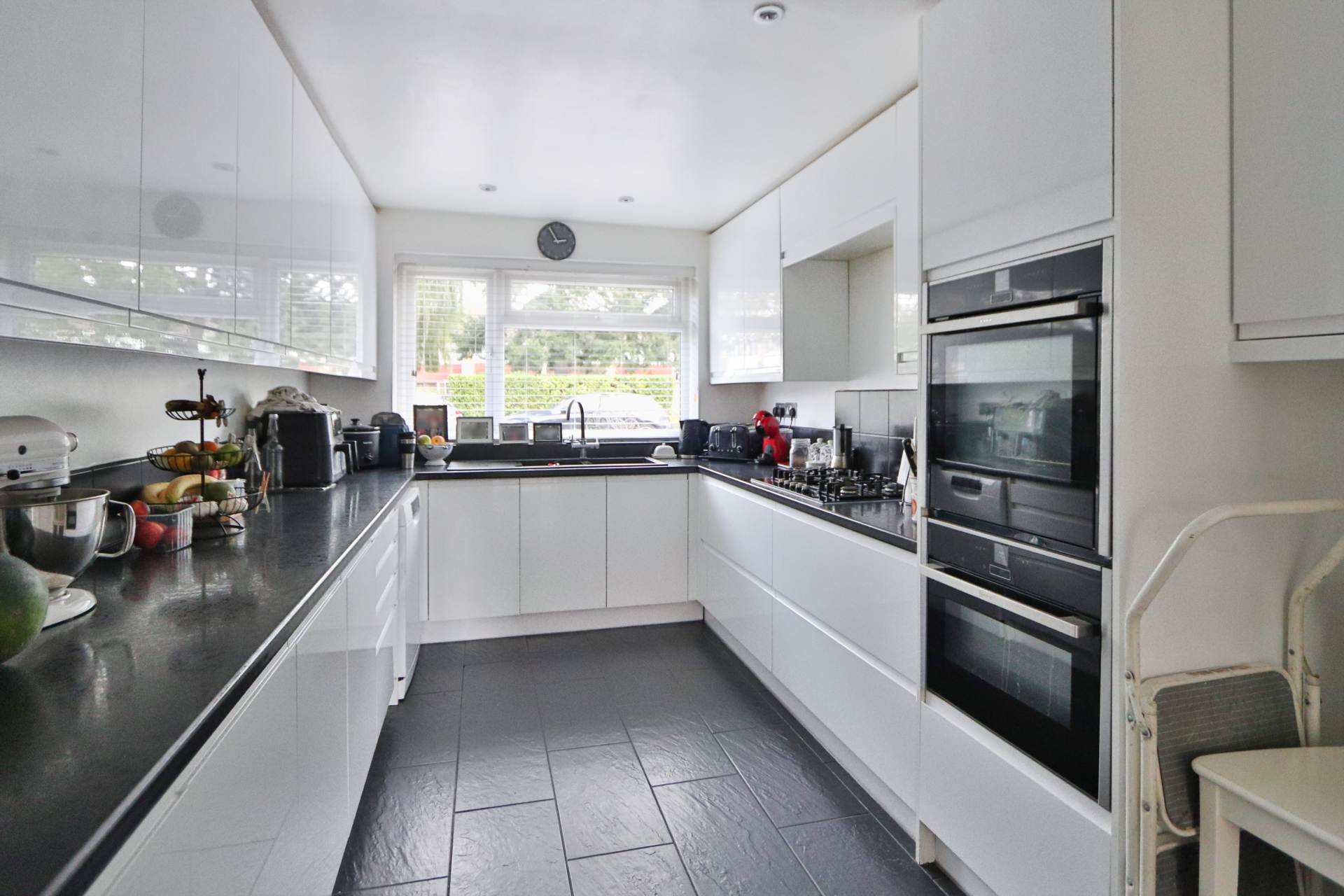 Bedster Gardens, East Molesey, Image 5