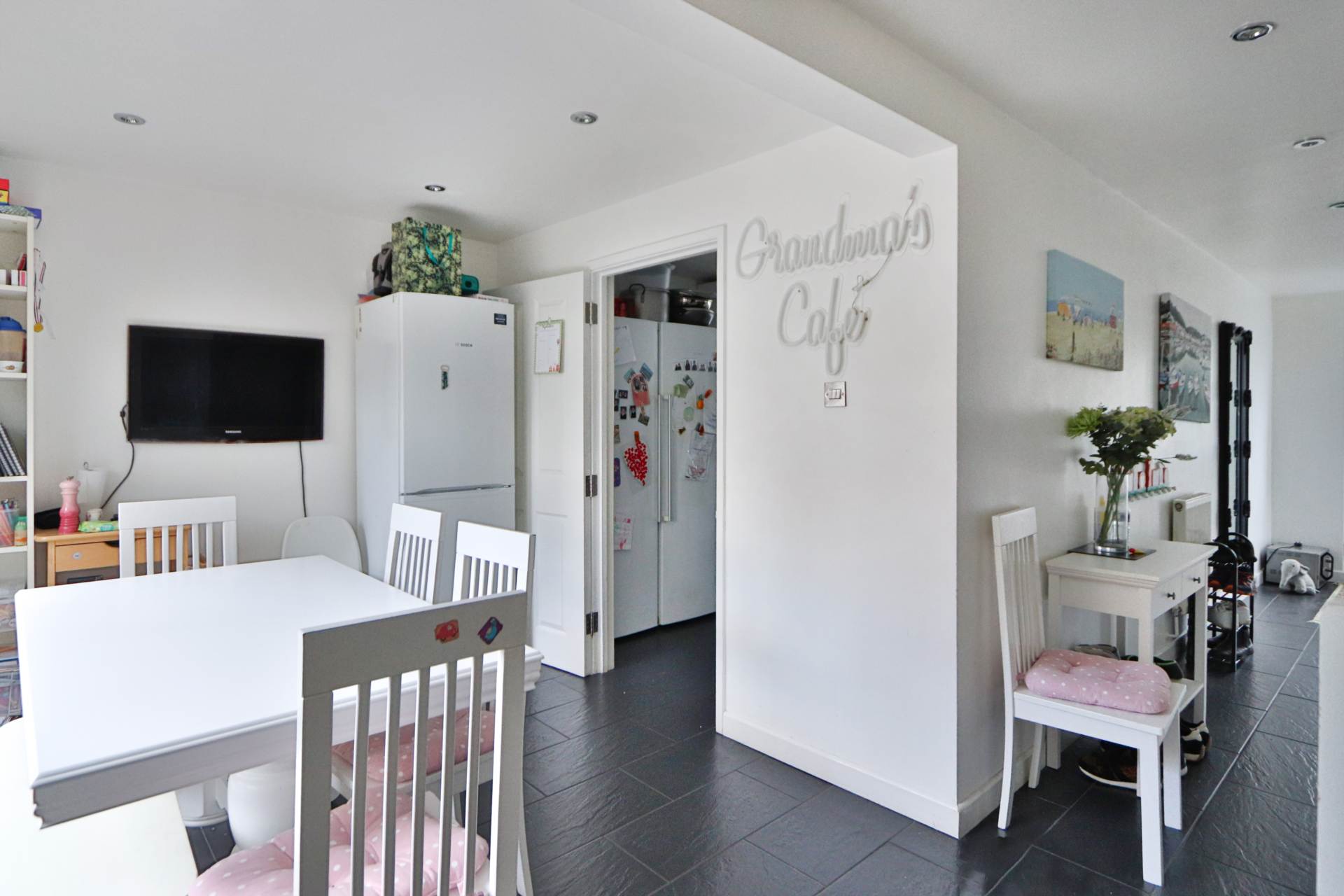 Bedster Gardens, East Molesey, Image 6