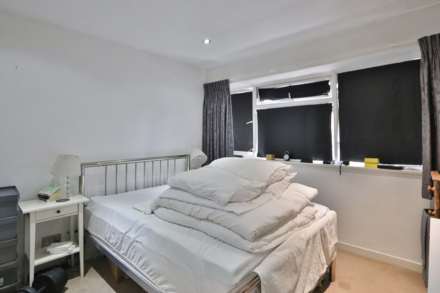 Bedster Gardens, East Molesey, Image 10