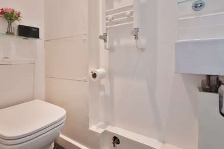 Bedster Gardens, East Molesey, Image 13