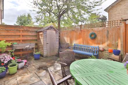 Bedster Gardens, East Molesey, Image 16