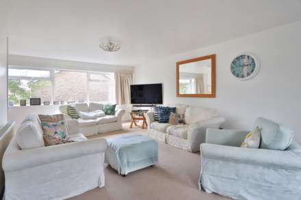 Bedster Gardens, East Molesey, Image 4