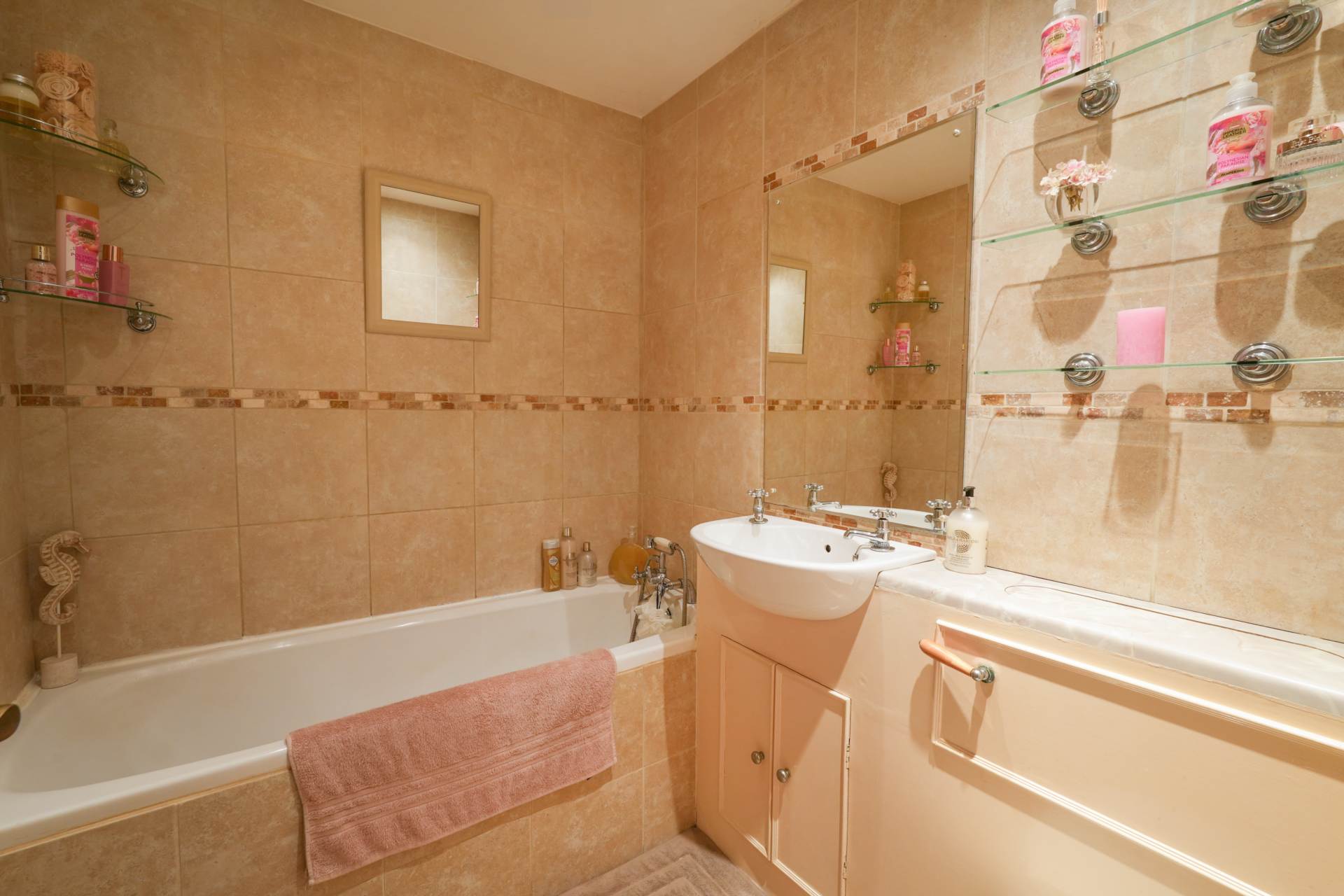 Onyx House, Worcester Park, Image 6