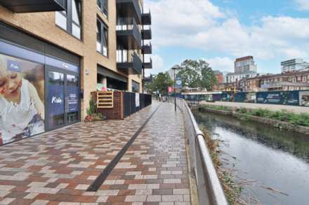 Chivers Passage, London, Image 18