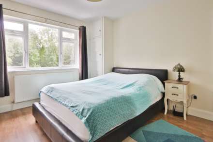 Bargate Close, New Malden, Image 8