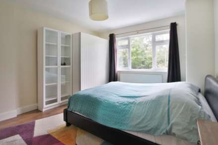 Bargate Close, New Malden, Image 9