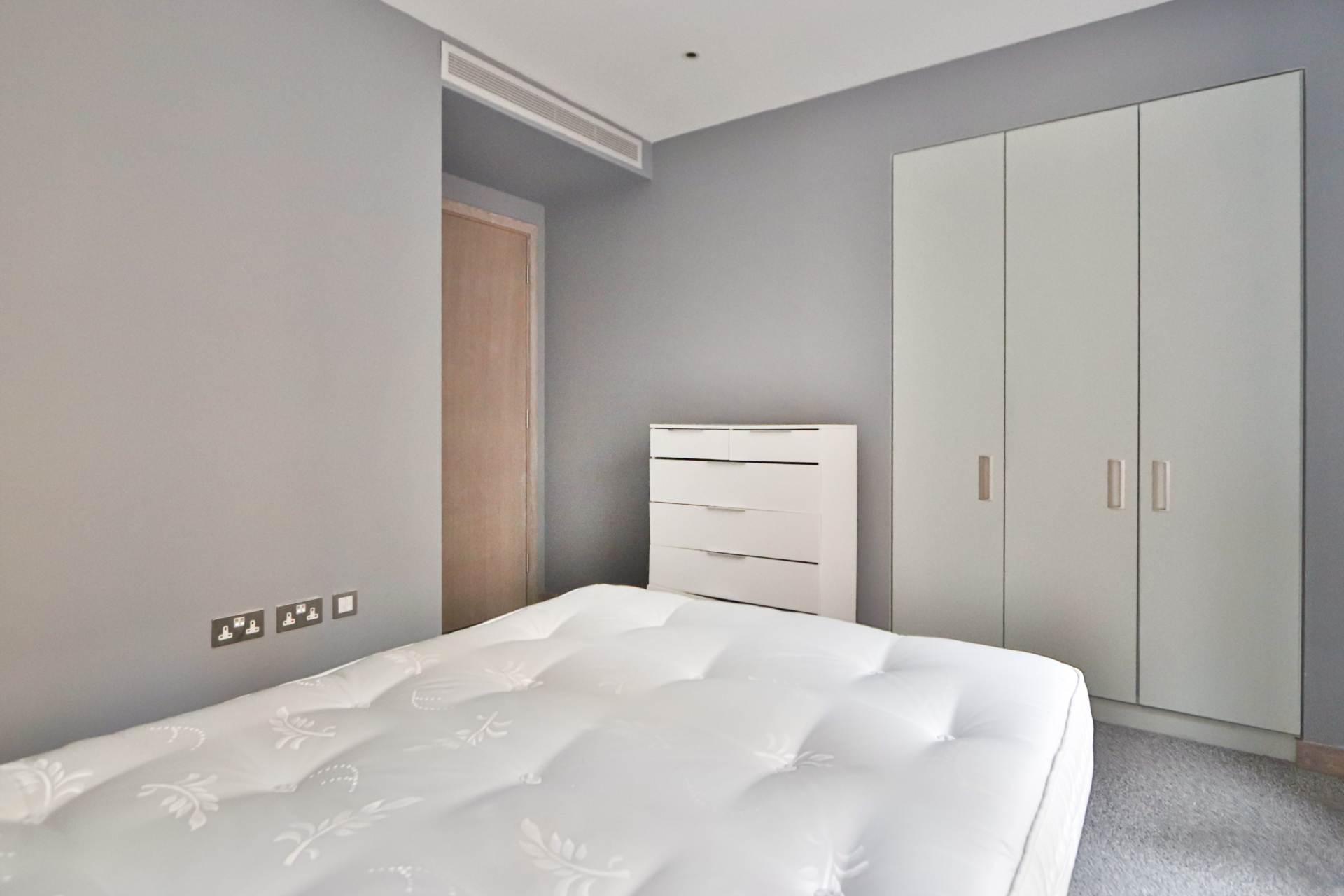 Drapers Yard, London, Image 11