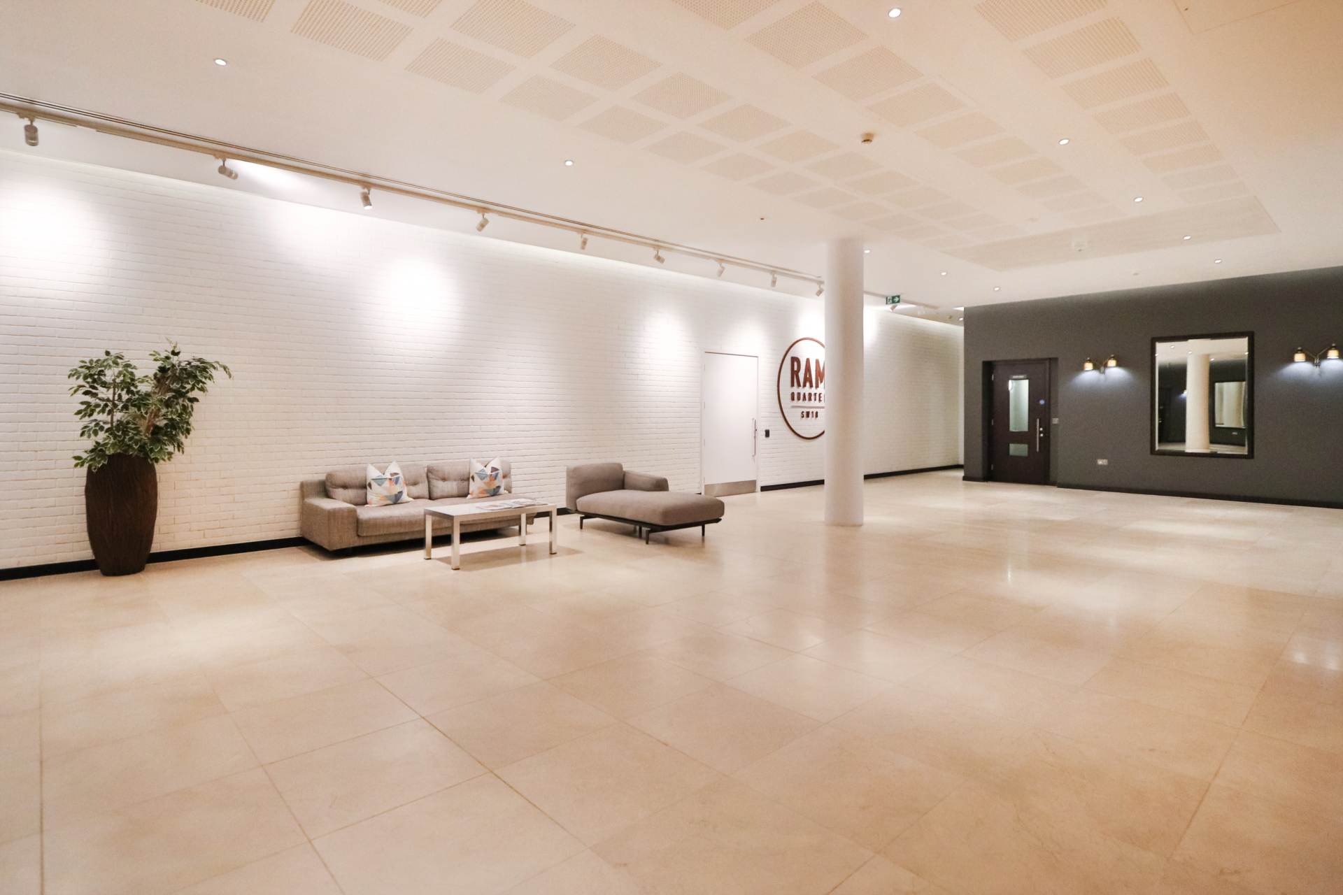 Drapers Yard, London, Image 16