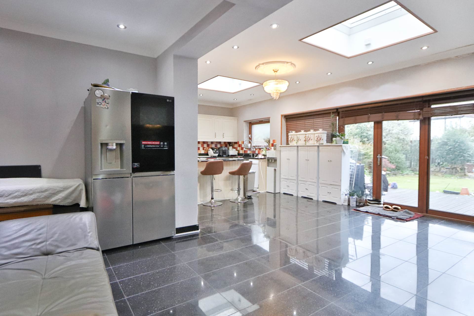 West Barnes Lane, New Malden, Image 3