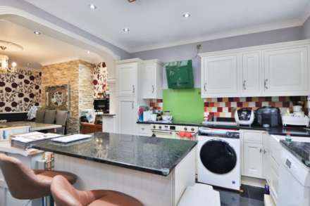 West Barnes Lane, New Malden, Image 4