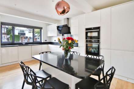Robin Hood Lane, London, Image 11