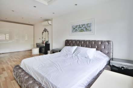 Robin Hood Lane, London, Image 18