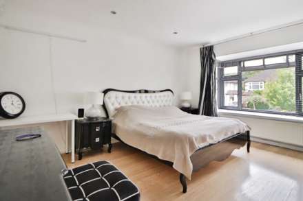Robin Hood Lane, London, Image 19