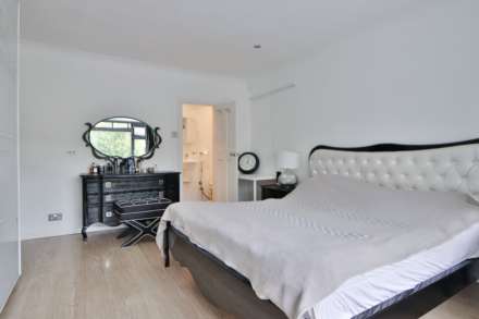 Robin Hood Lane, London, Image 20