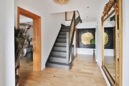 Robin Hood Lane, London, Image 30