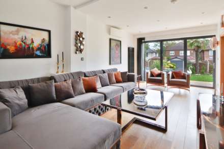 Robin Hood Lane, London, Image 9