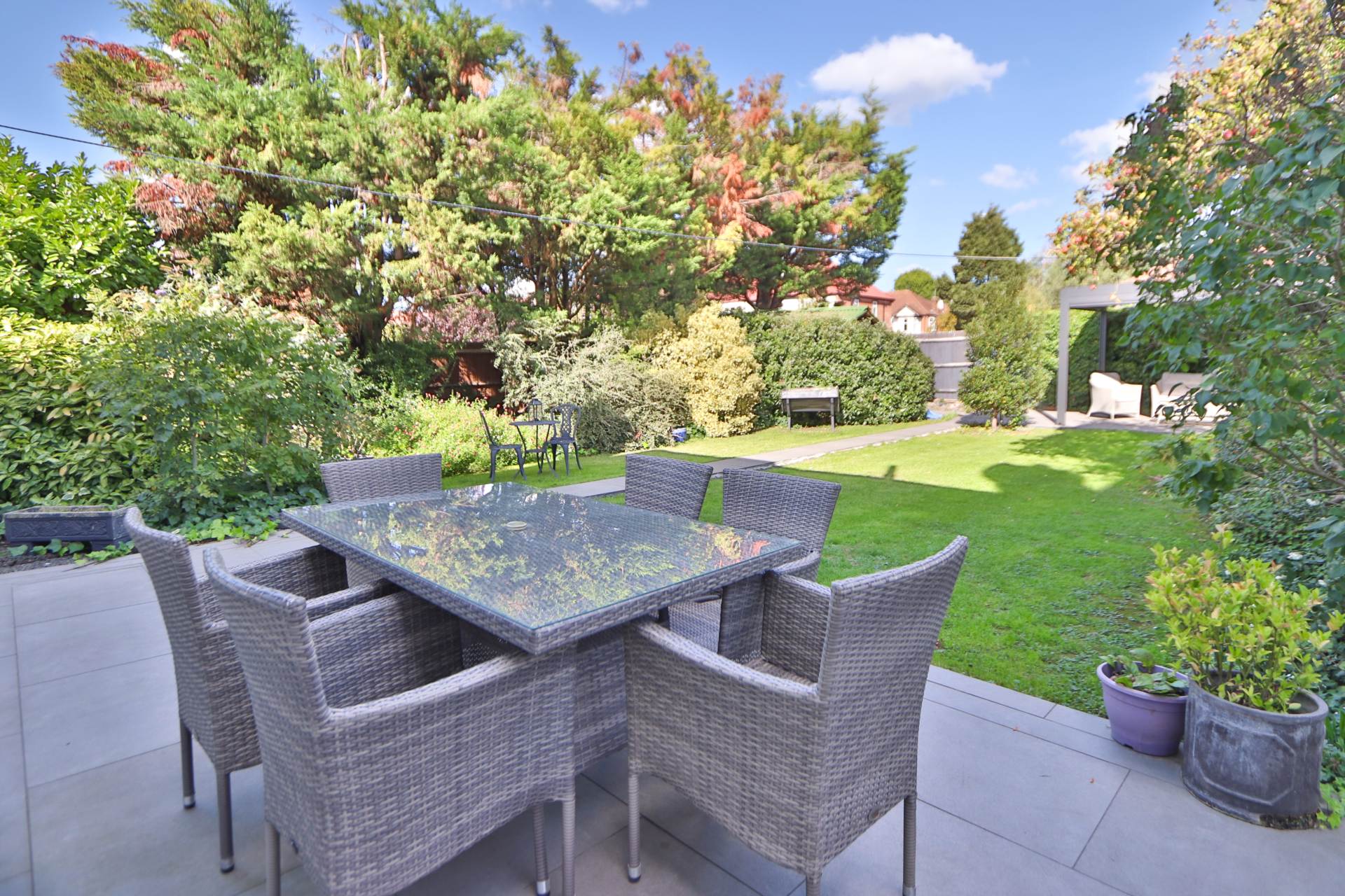 Elm Walk, London, Image 23