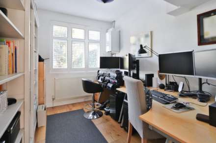 Elm Walk, London, Image 13