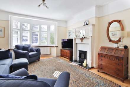 Elm Walk, London, Image 3