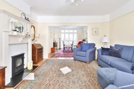 Elm Walk, London, Image 5
