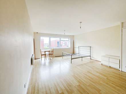 Coombe Road, New Malden, Image 2