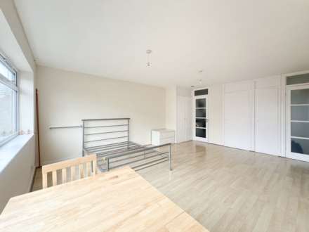 Coombe Road, New Malden, Image 4