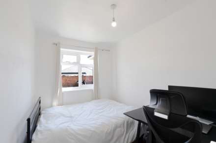 Charnwood Close, New Malden, Image 6
