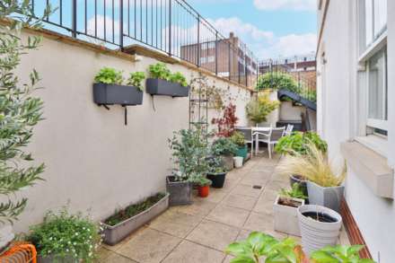 Avenue Elmers, Surbiton, Image 12