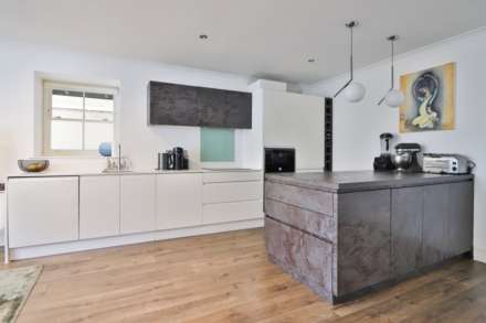 Avenue Elmers, Surbiton, Image 4
