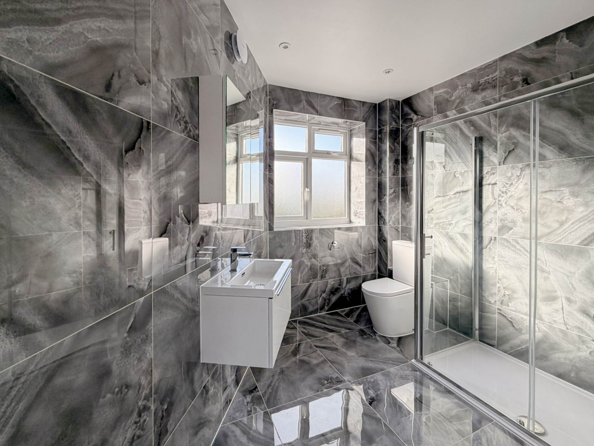 Buxton Drive, New Malden, Image 12