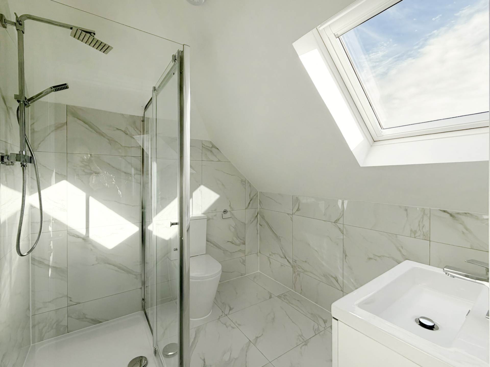 Buxton Drive, New Malden, Image 17