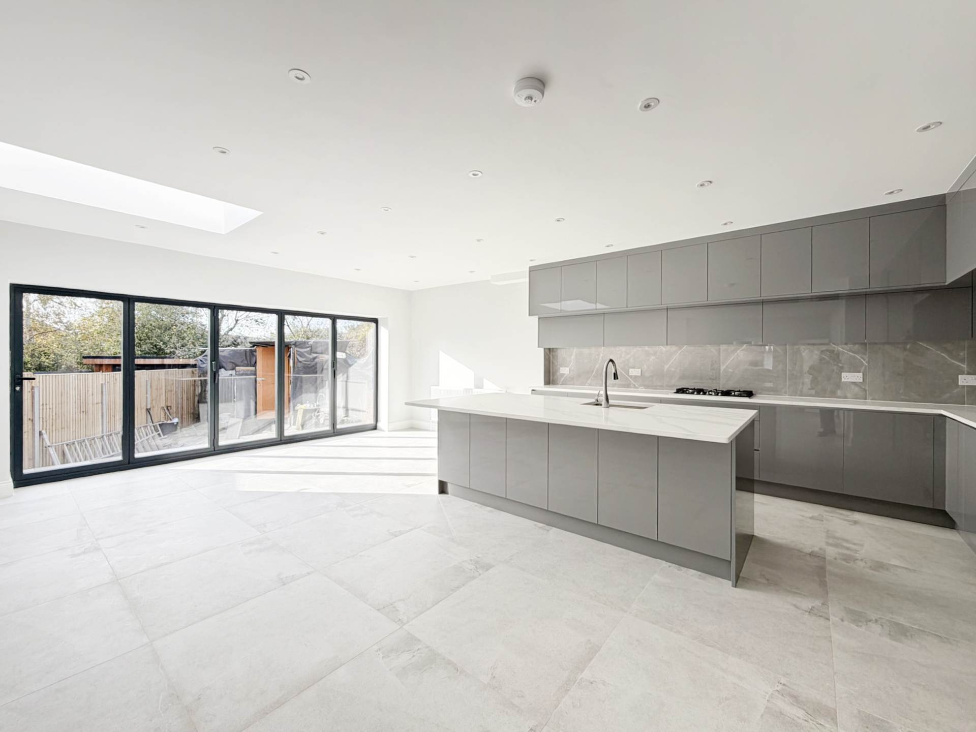 Buxton Drive, New Malden, Image 4