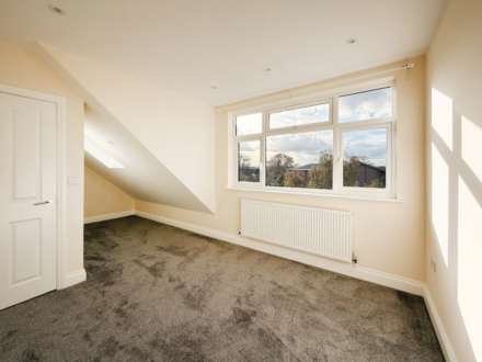 Buxton Drive, New Malden, Image 18