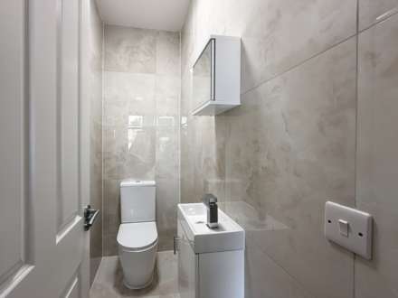 Buxton Drive, New Malden, Image 6