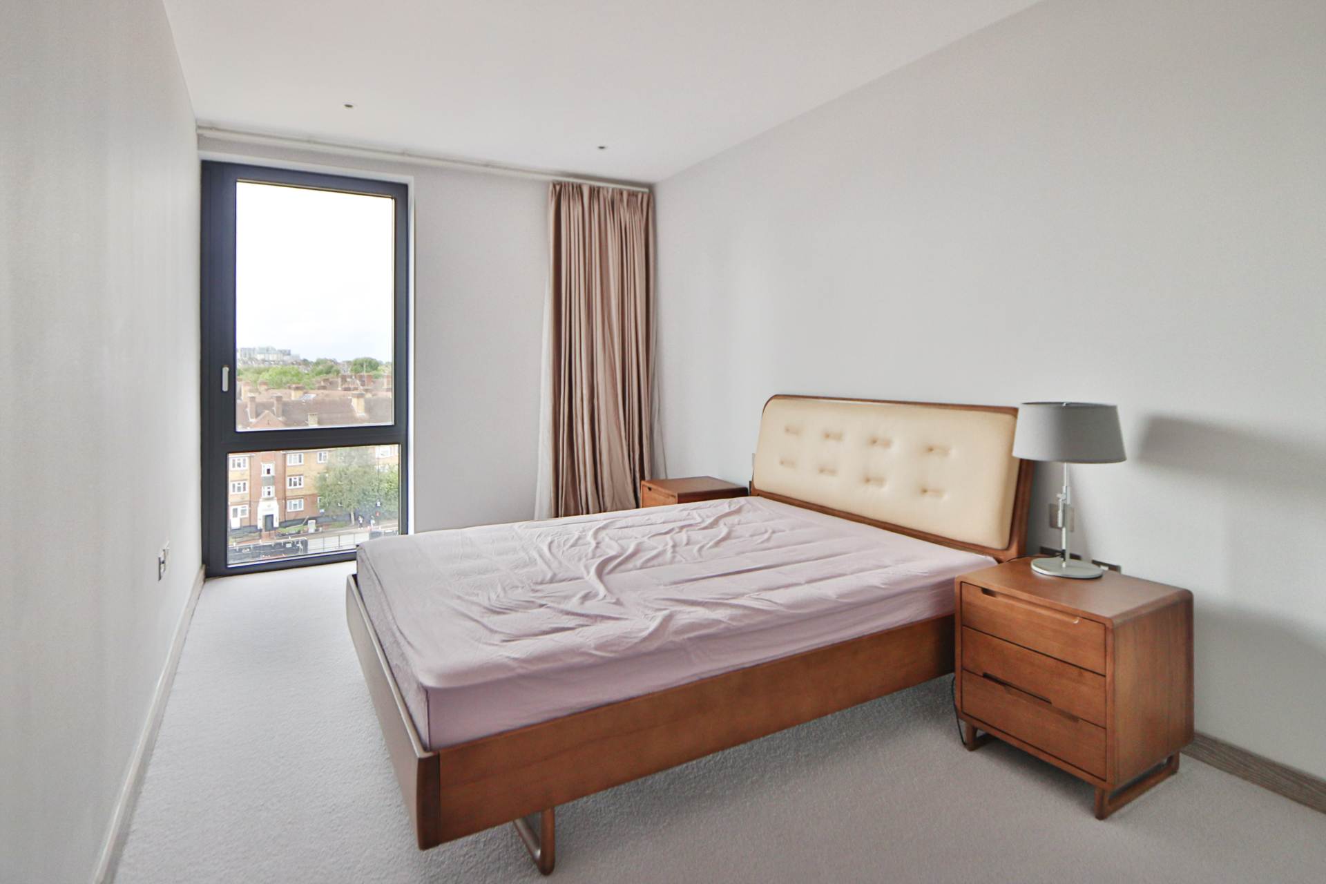 Chivers Passage, London, Image 13