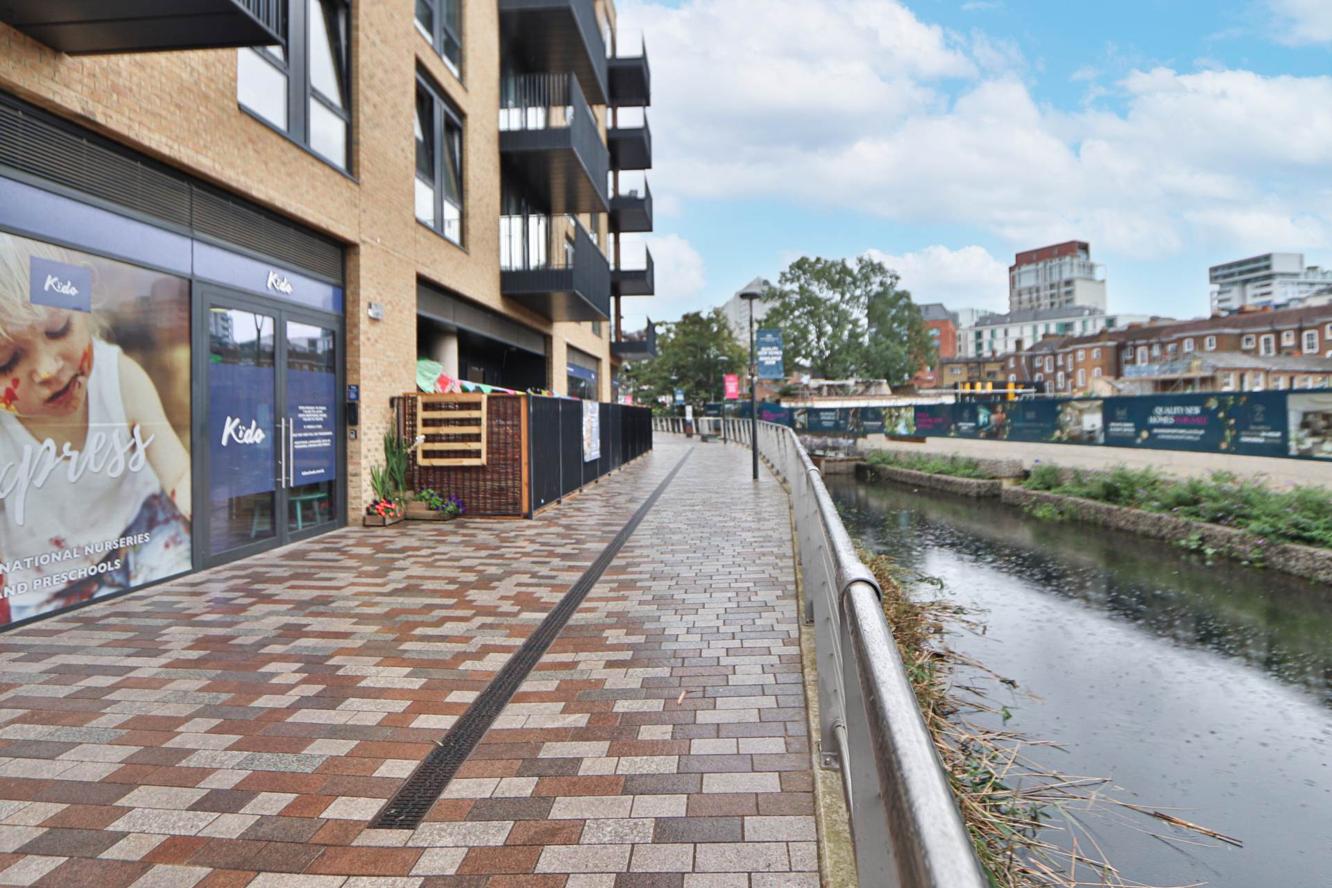 Chivers Passage, London, Image 18