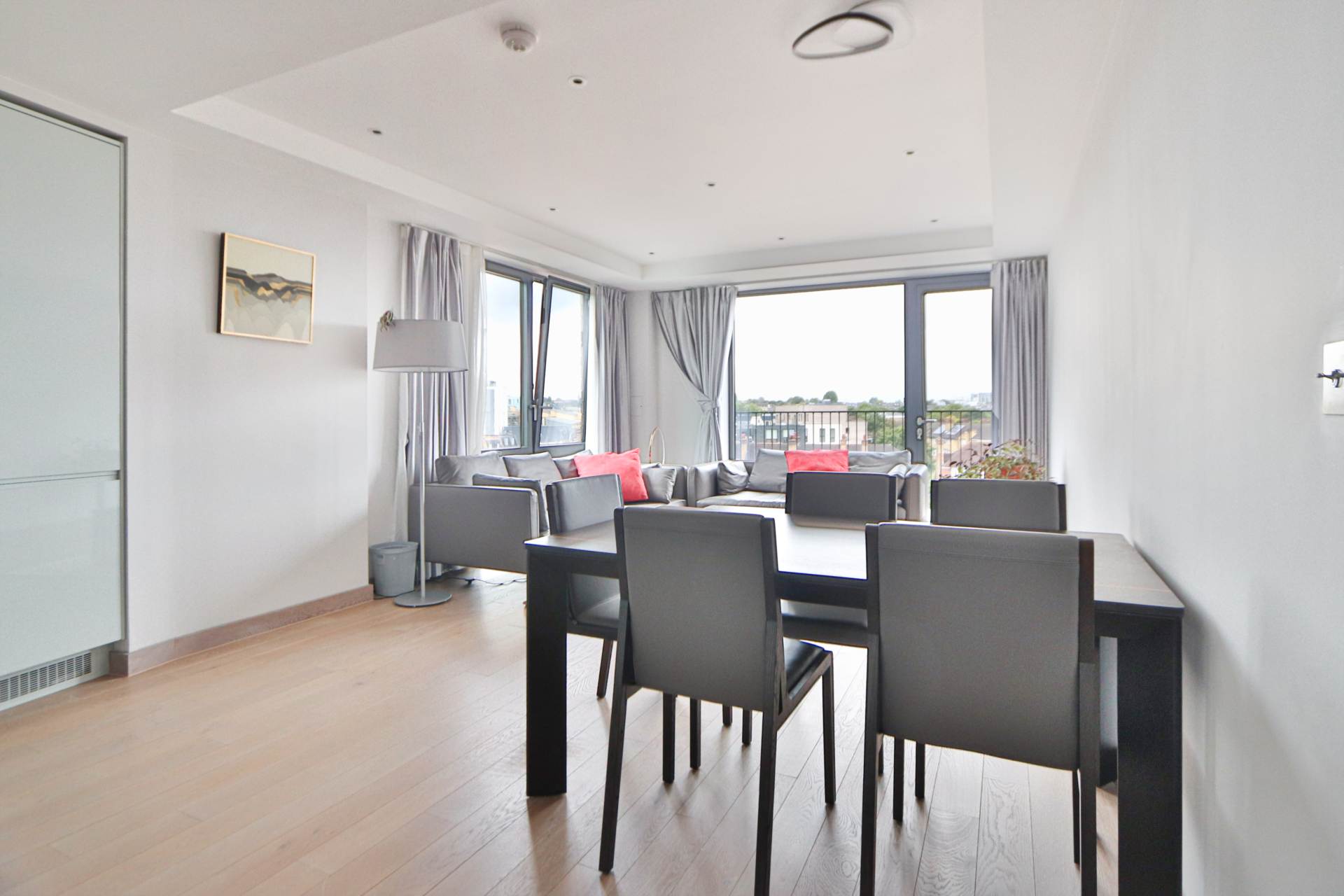 Chivers Passage, London, Image 2