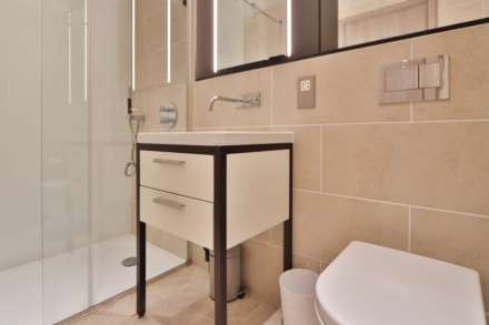 Chivers Passage, London, Image 10