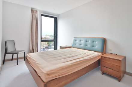 Chivers Passage, London, Image 11