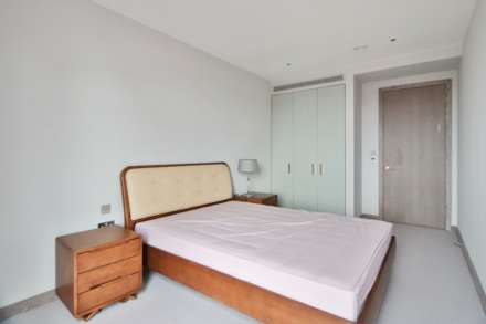 Chivers Passage, London, Image 14