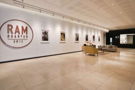 Chivers Passage, London, Image 16