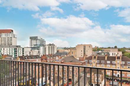 Chivers Passage, London, Image 4