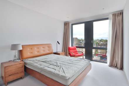 Chivers Passage, London, Image 7