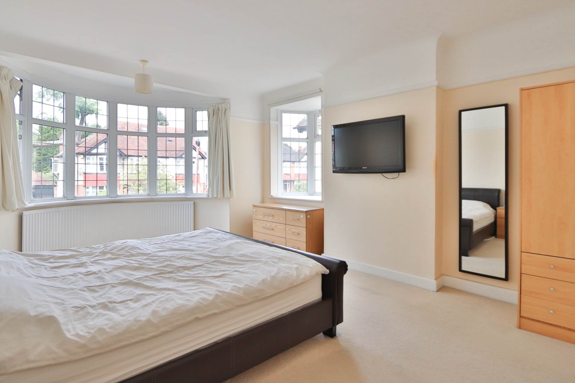 Buxton Drive, New Malden, Image 9