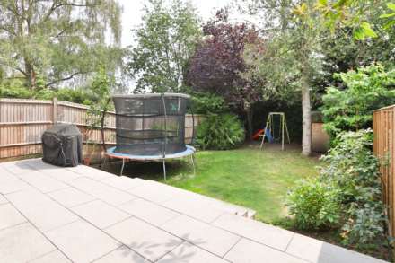 Buxton Drive, New Malden, Image 16