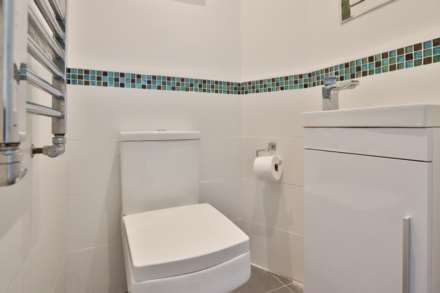 Buxton Drive, New Malden, Image 7