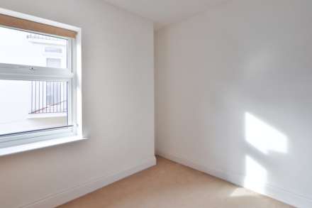 Crystal Place, Worcester Park, Image 9