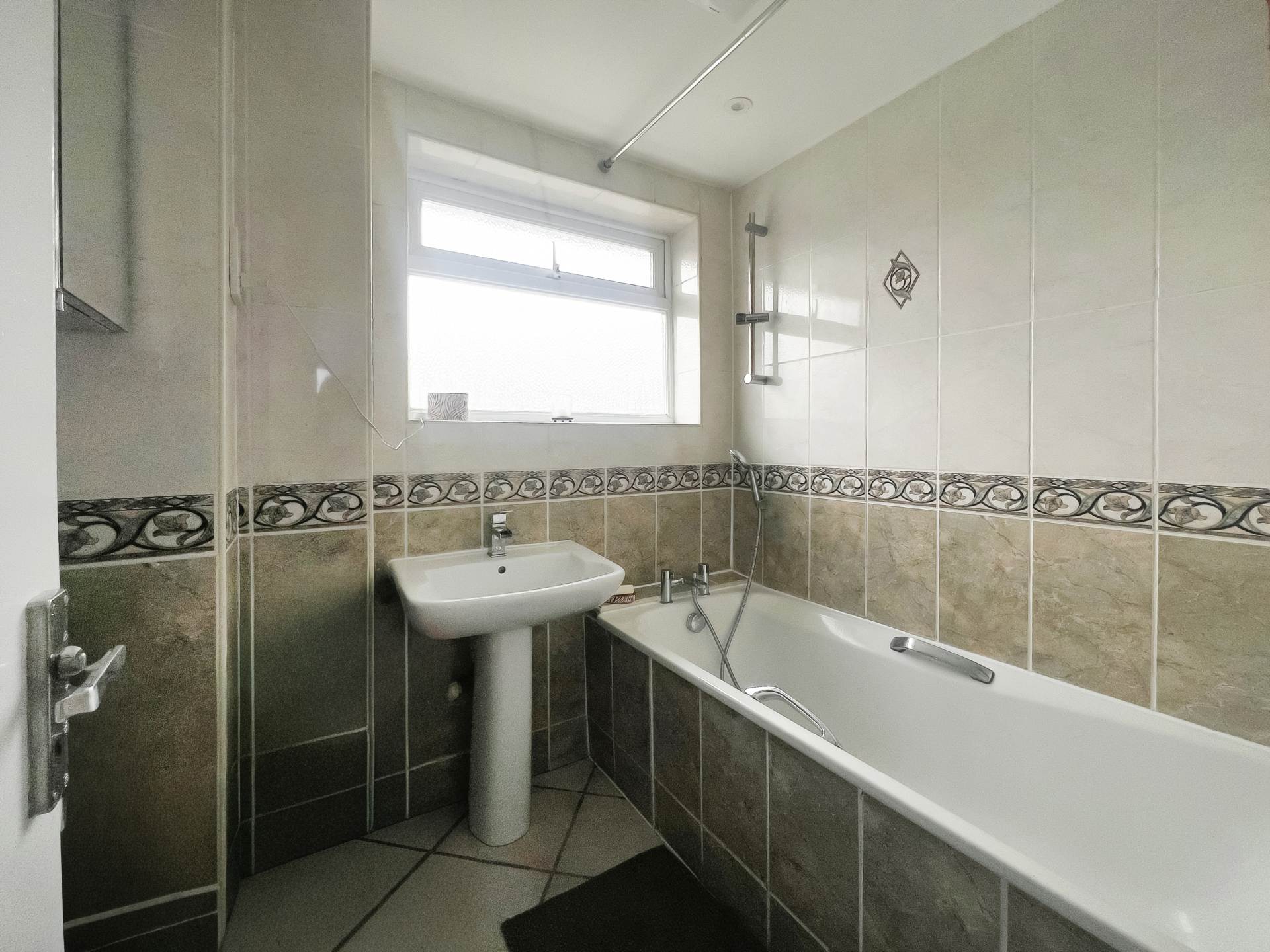 Cleveland Gardens, Worcester Park, Image 14