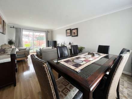 Cleveland Gardens, Worcester Park, Image 3