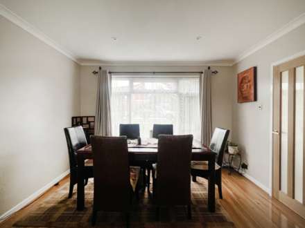 Cleveland Gardens, Worcester Park, Image 4